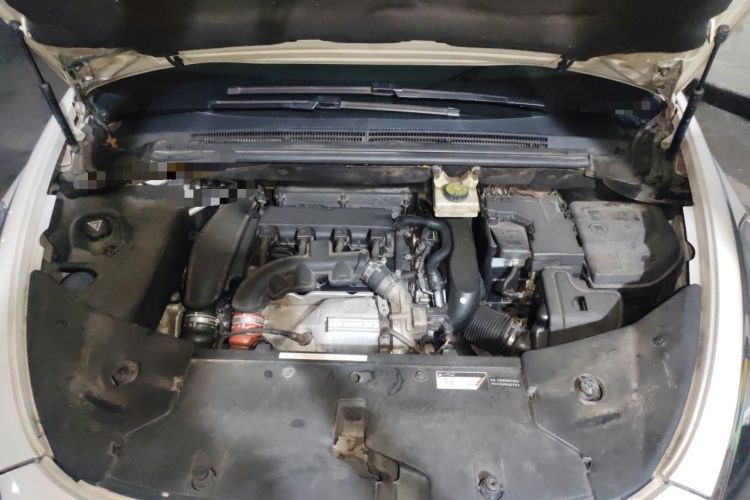 Used DS 5 2014 1.6T Luxury Edition THP160 Engine Bay