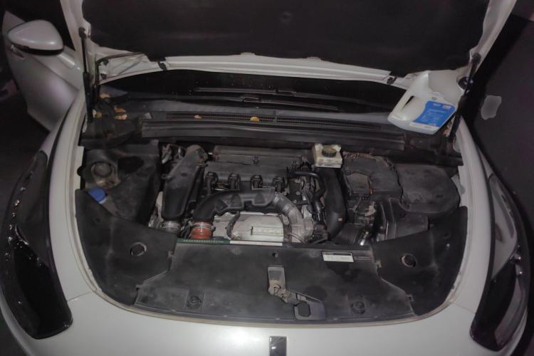 Used DS 5 2014 1.6T Luxury Edition THP160 Engine Bay