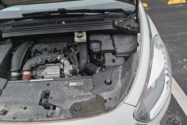 Used DS 5 2014 1.6T Luxury Edition THP160 Engine Bay Left