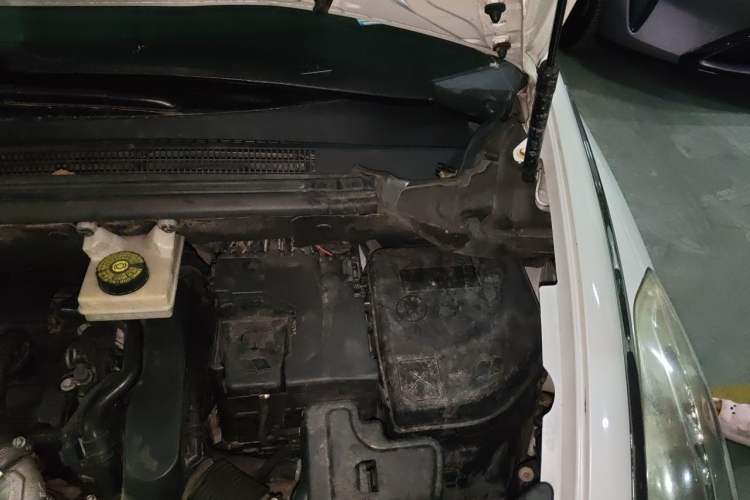 Used DS 5 2014 1.6T Elegant Version THP160 Engine Bay Left