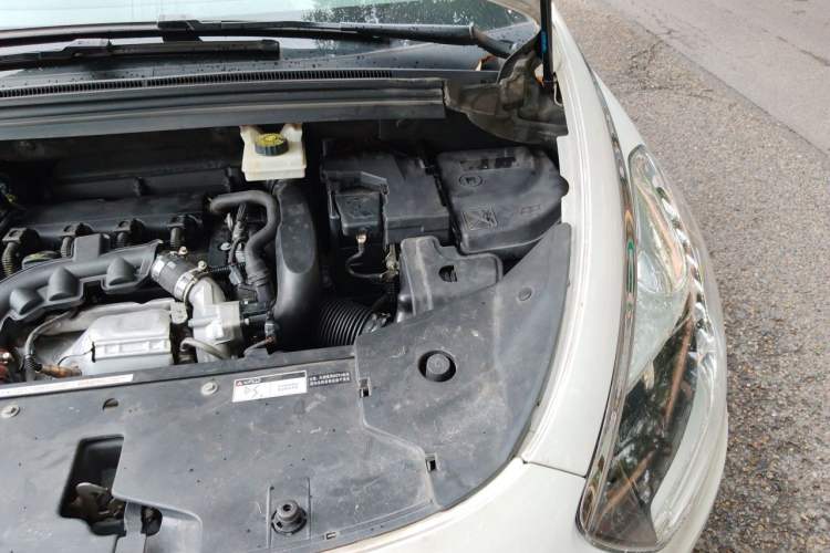 Used DS 5 2014 1.6T Elegant Version THP160 Engine Bay Left