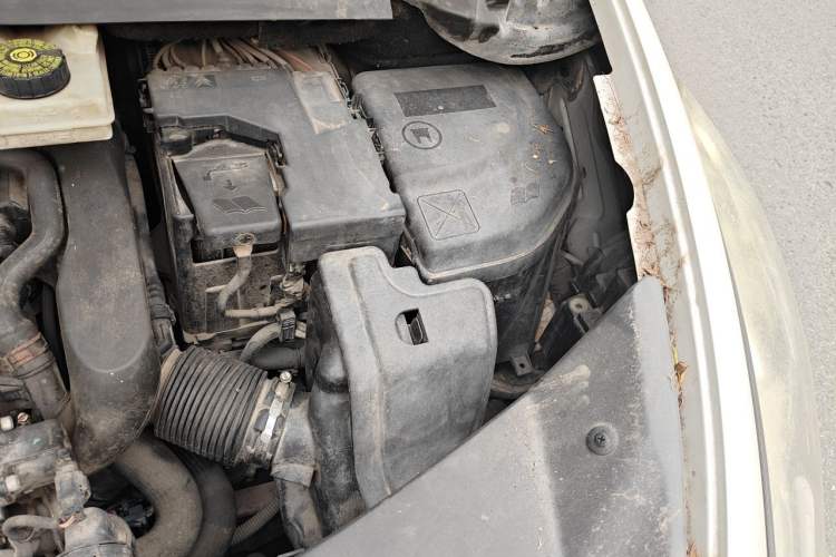 Used DS 5 2014 1.6T Luxury Edition THP160 Engine Bay Left