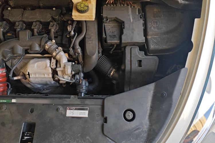 Used DS 5 2014 1.6T Elegant Edition THP200 Engine Bay Left