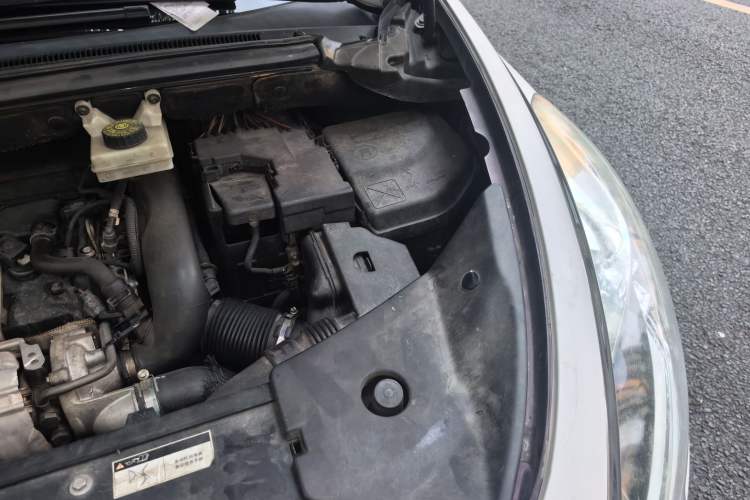 Used DS 5 2014 1.6T Luxury Edition THP200 Engine Bay Left