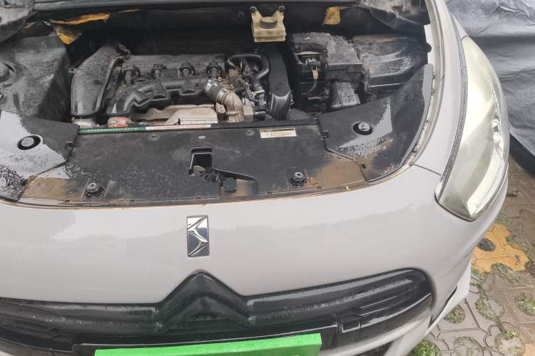 Used DS 5 2014 1.6T Elegant Version THP160 Engine Bay Left