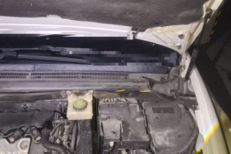 Used DS 5 2014 1.6T Luxury Edition THP200 Engine Bay Left