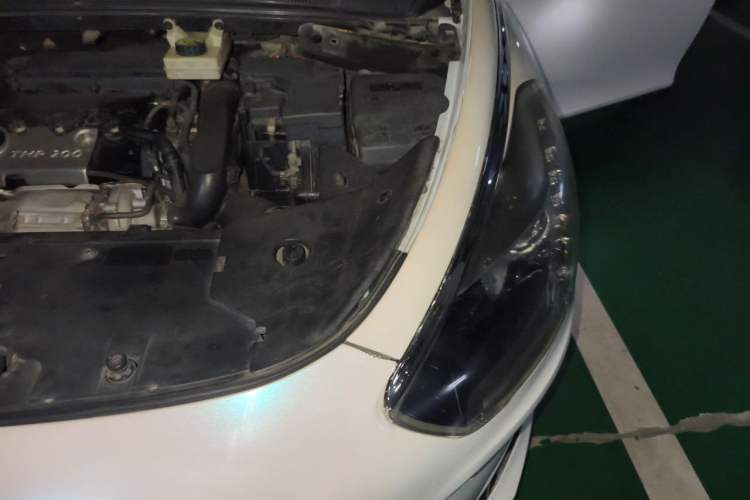 Used DS 5 2014 1.6T Luxury Edition THP200 Engine Bay Left