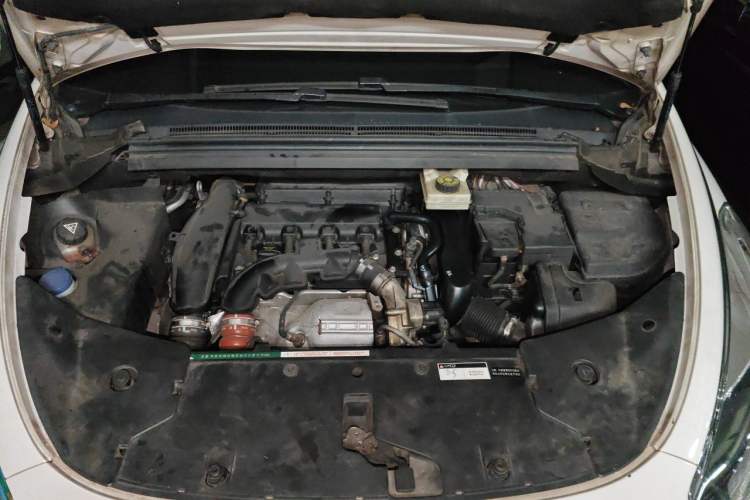 Used DS 5 2014 1.6T Elegant Version THP160 Engine Bay