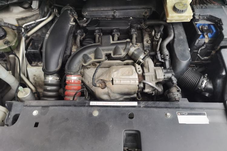 Used DS 5 2014 1.6T Luxury Edition THP160 Engine Bay