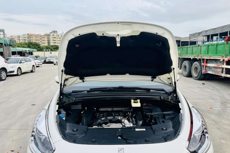 Used DS 5 2014 1.6T Luxury Edition THP160 Engine Bay