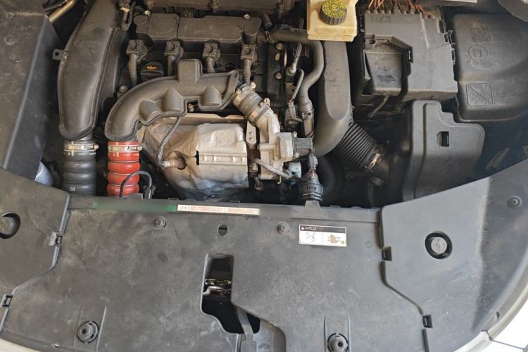 Used DS 5 2014 1.6T Elegant Edition THP200 Engine Bay