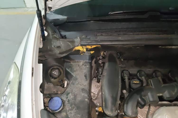 Used DS 5 2014 1.6T Elegant Version THP160 Engine Bay Right