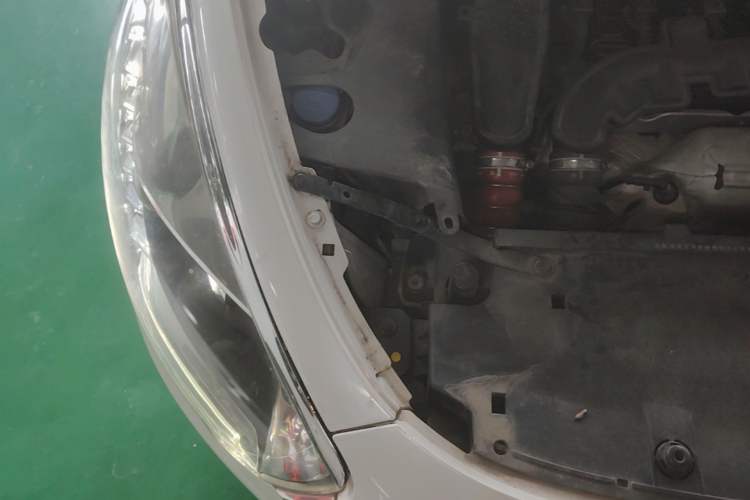 Used DS 5 2014 1.6T Luxury Edition THP160 Engine Bay Right