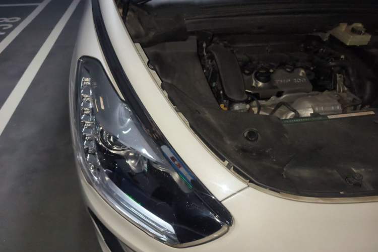 Used DS 5 2014 1.6T Luxury Edition THP200 Engine Bay Right