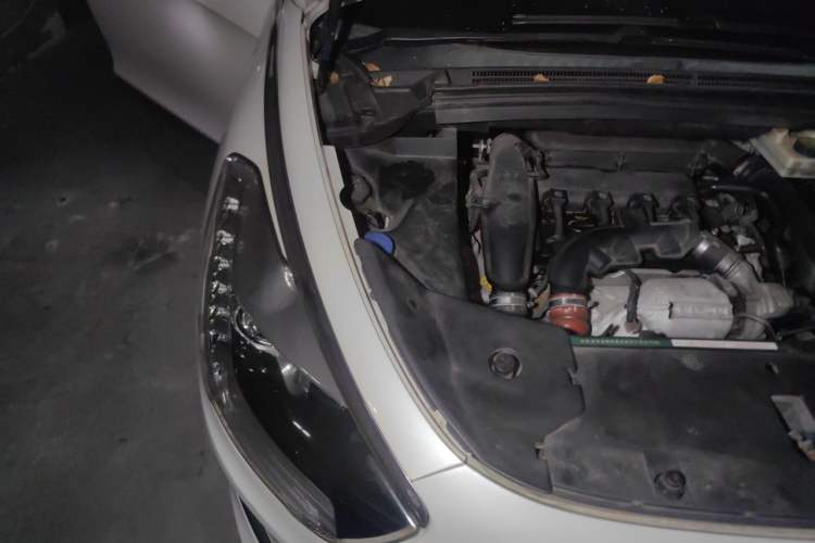 Used DS 5 2014 1.6T Luxury Edition THP160 Engine Bay Right