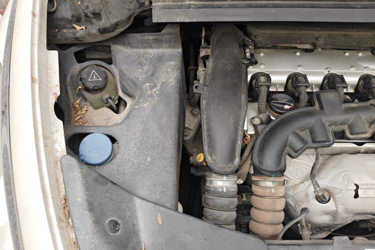 Used DS 5 2014 1.6T Luxury Edition THP160 Engine Bay Right