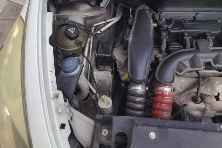Used DS 5 2014 1.6T Luxury Edition THP160 Engine Bay Right