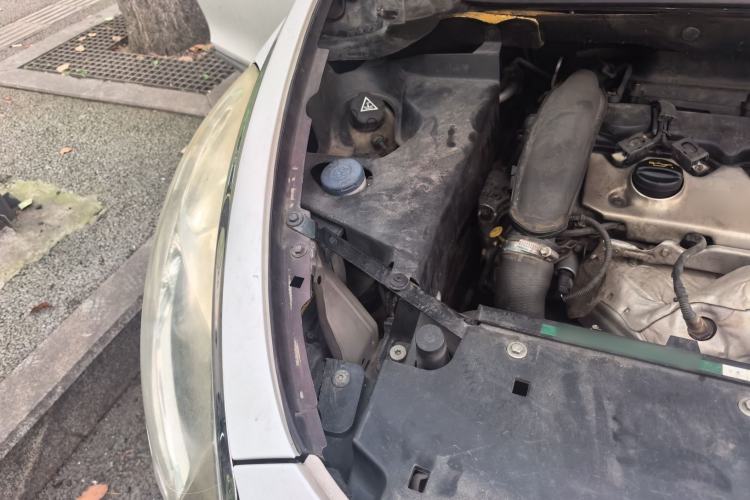 Used DS 5 2014 1.6T Luxury Edition THP200 Engine Bay Right