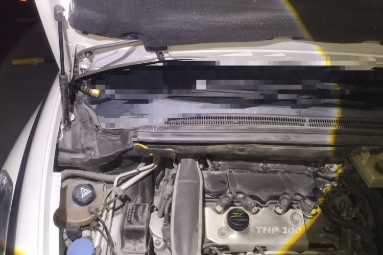 Used DS 5 2014 1.6T Luxury Edition THP200 Engine Bay Right