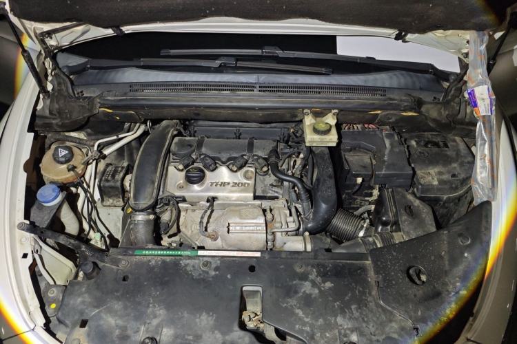 Used DS 5 2014 1.6T Luxury Edition THP200 Engine Bay