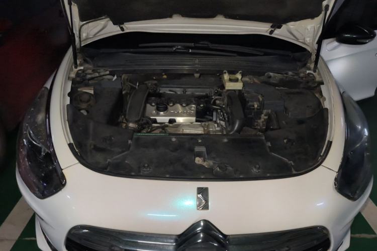 Used DS 5 2014 1.6T Luxury Edition THP200 Engine Bay