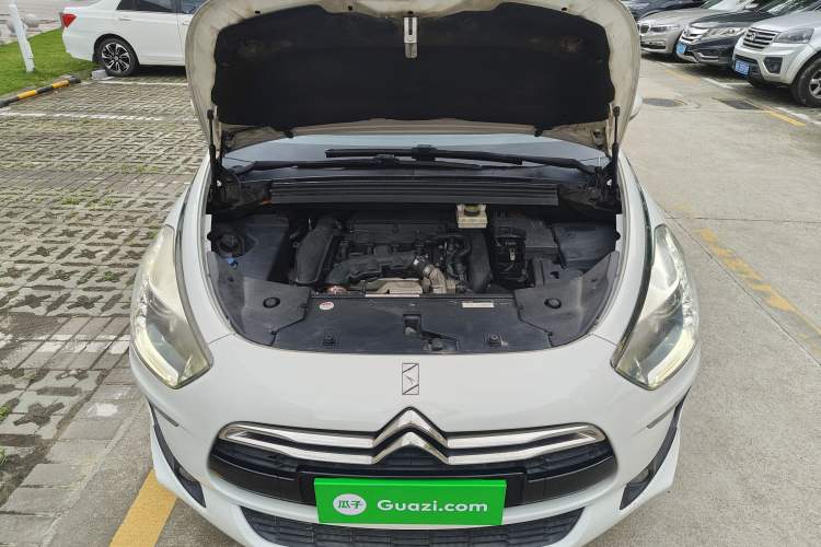 Used DS 5 2014 1.6T Elegant Version THP160 Engine Bay