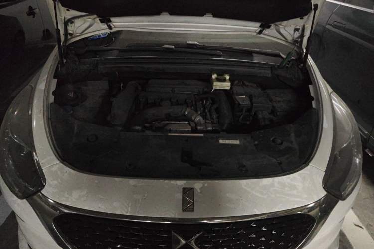 Used DS 5 2014 1.6T Elegant Version THP160 Engine Bay