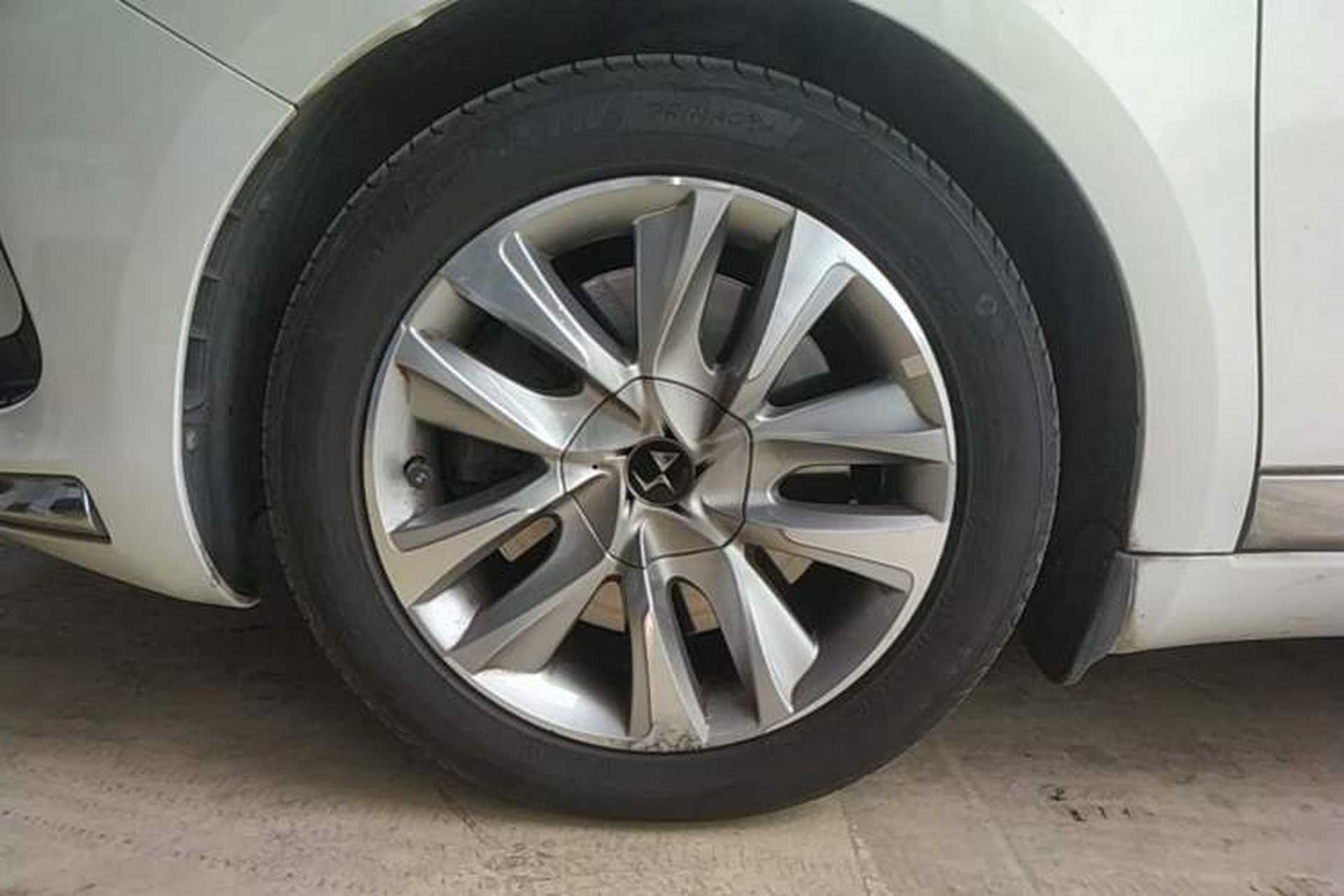 Used DS 5 2014 1.6T Luxury Edition THP200 Exterior 4