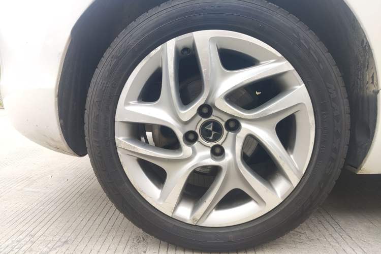 Used DS 5 2014 1.6T Elegant Version THP160 Exterior 8