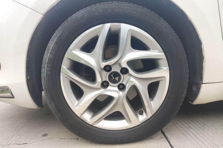 Used DS 5 2014 1.6T Elegant Version THP160 Exterior 9