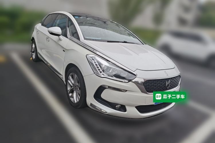 Used DS 5 2014 1.6T Luxury Edition THP160 Front Right 45 Deg