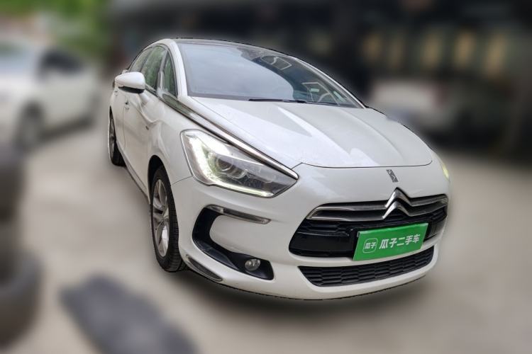Used DS 5 2014 1.6T Luxury Edition THP160 Front Right 45 Deg