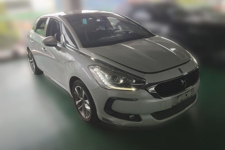 Used DS 5 2014 1.6T Luxury Edition THP160 Front Right 45 Deg