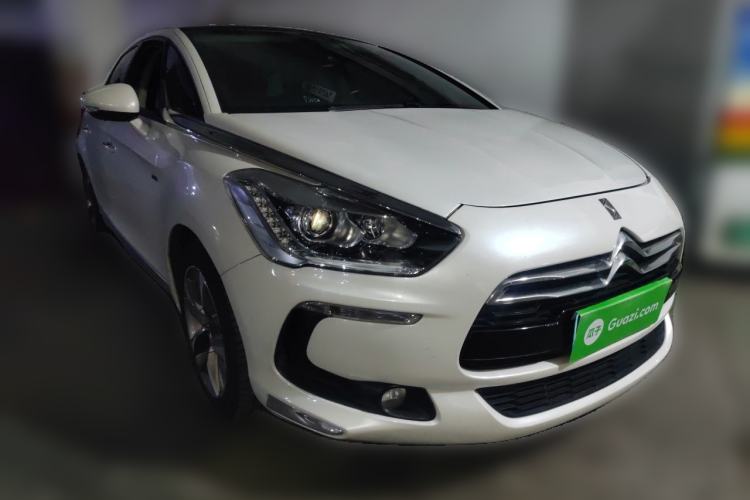 Used DS 5 2014 1.6T Luxury Edition THP160 Front Right 45 Deg