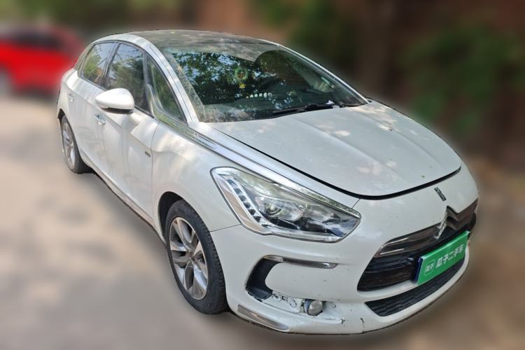Used DS 5 2014 1.6T Luxury Edition THP160 Front Right 45 Deg