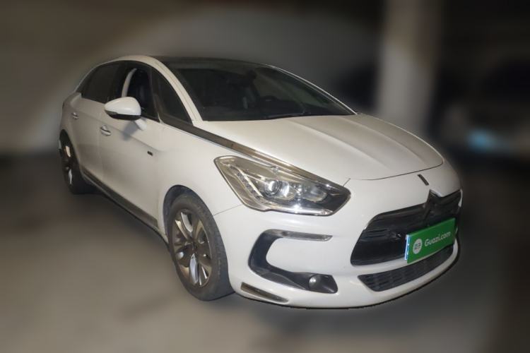 Used DS 5 2014 1.6T Luxury Edition THP160 Front Right 45 Deg