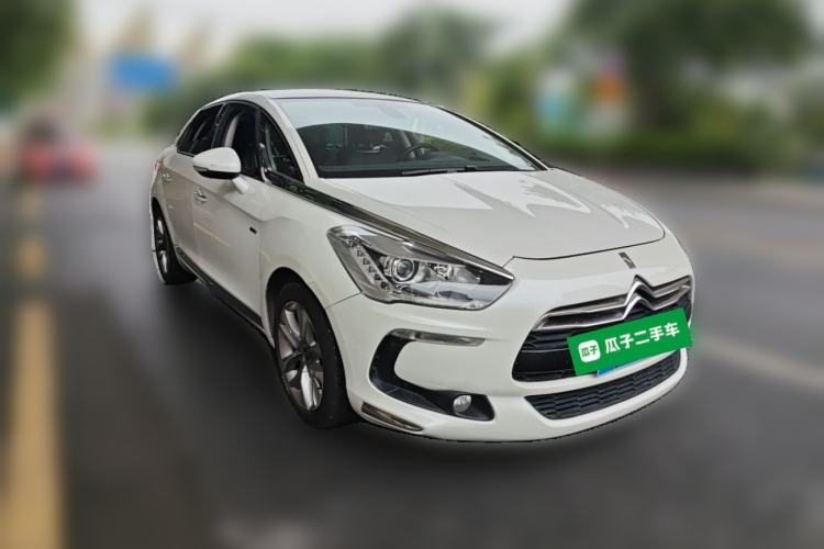 Used DS 5 2014 1.6T Luxury Edition THP160 Front Right 45 Deg