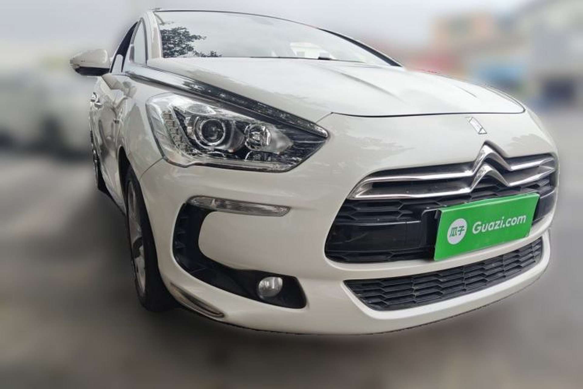 Used DS 5 2014 1.6T Luxury Edition THP160 Front Right 45 Deg
