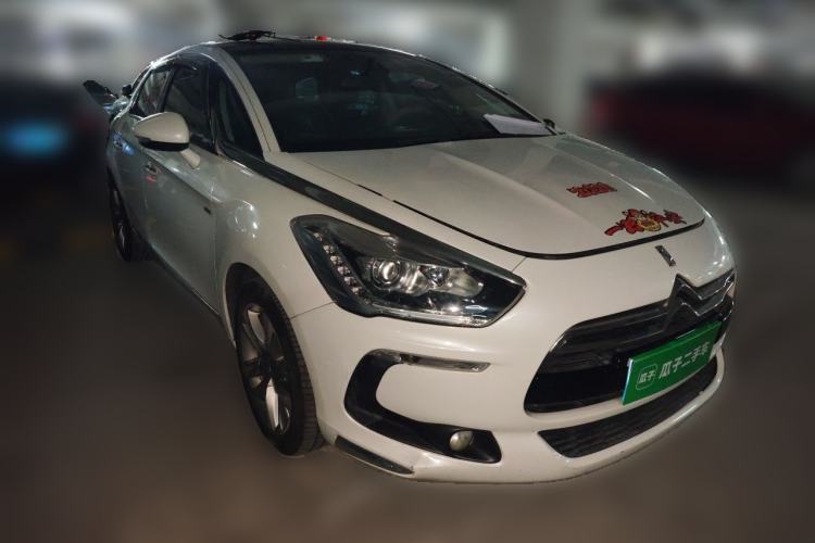 Used DS 5 2014 1.6T Luxury Edition THP200 Front Right 45 Deg