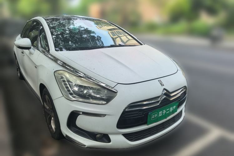 Used DS 5 2014 1.6T Luxury Edition THP200 Front Right 45 Deg
