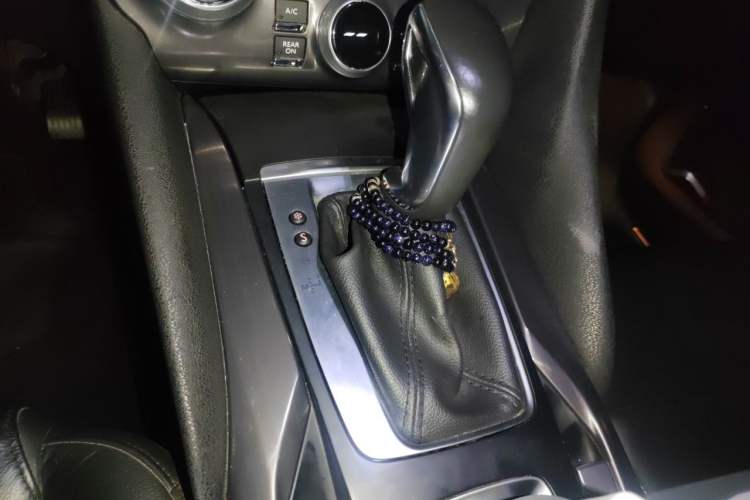 Used DS 5 2014 1.6T Luxury Edition THP160 Gear Lever