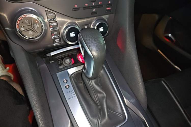Used DS 5 2014 1.6T Luxury Edition THP160 Gear Lever