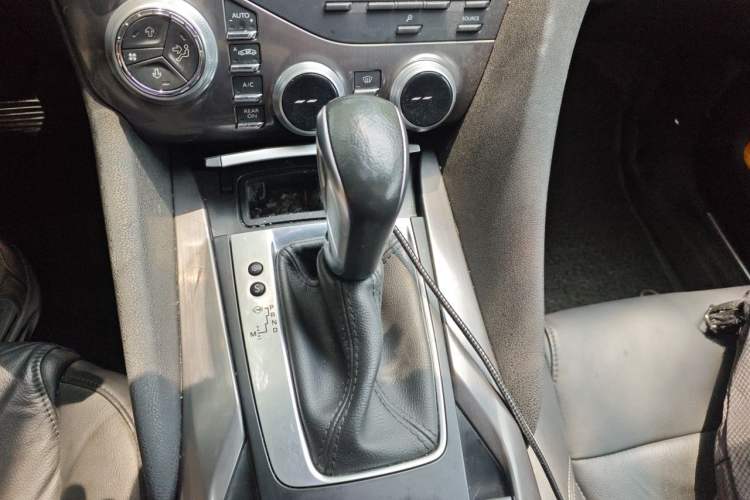 Used DS 5 2014 1.6T Luxury Edition THP160 Gear Lever