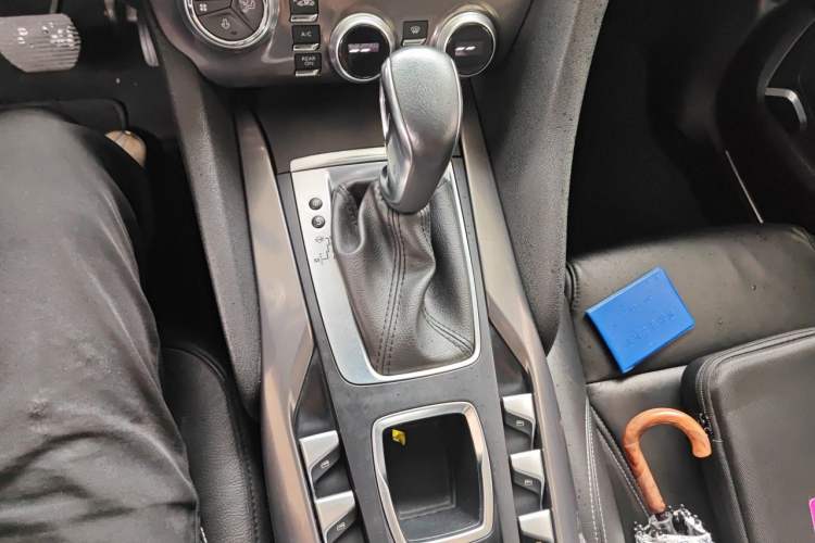 Used DS 5 2014 1.6T Luxury Edition THP160 Gear Lever