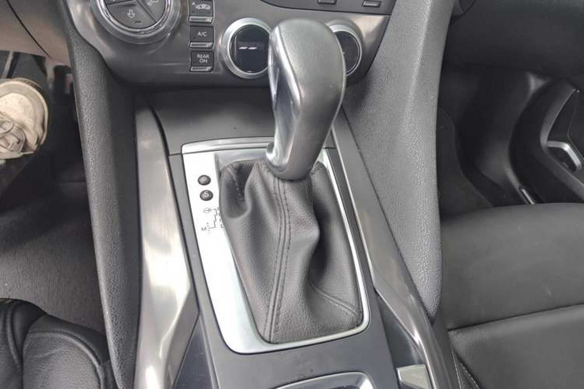 Used DS 5 2014 1.6T Luxury Edition THP160 Gear Lever