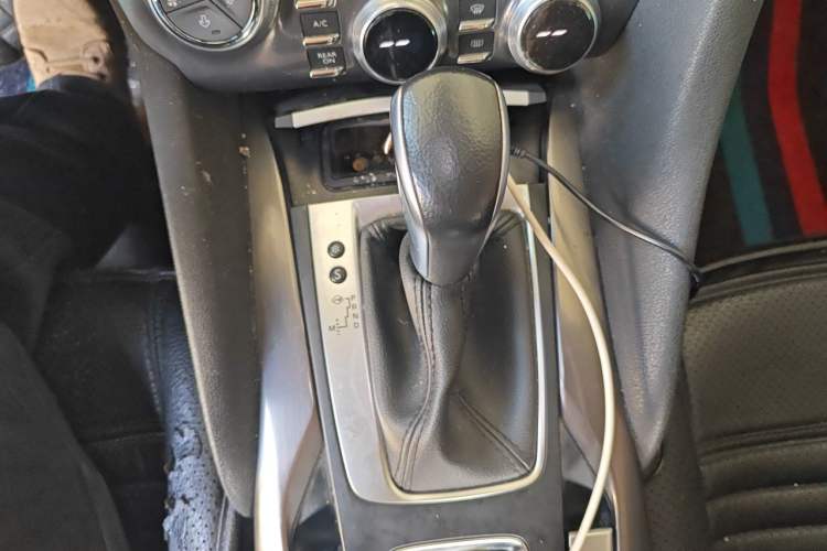 Used DS 5 2014 1.6T Elegant Edition THP200 Gear Lever