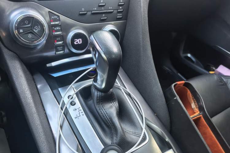 Used DS 5 2014 1.6T Luxury Edition THP200 Gear Lever