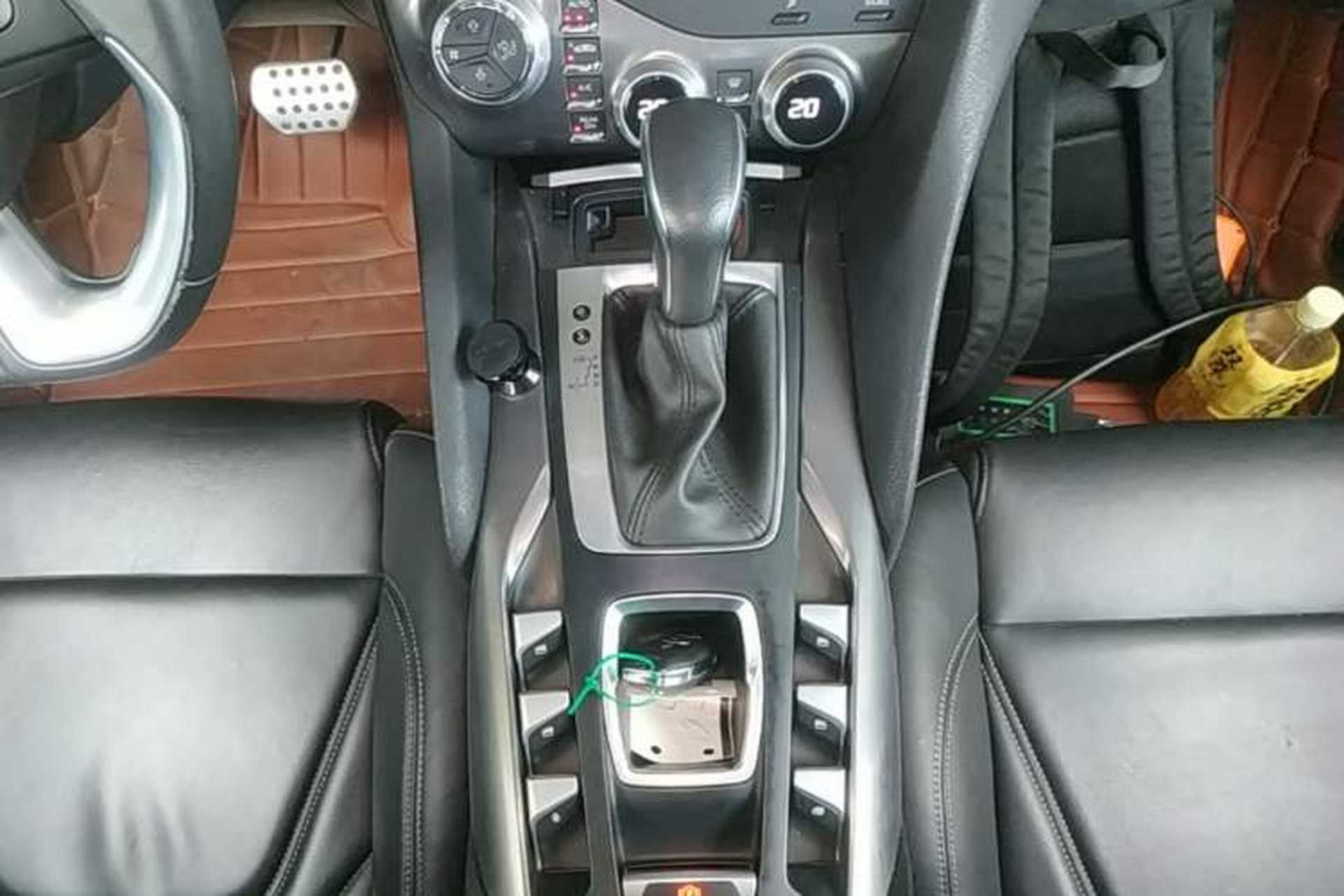 Used DS 5 2014 1.6T Luxury Edition THP200 Gear Lever