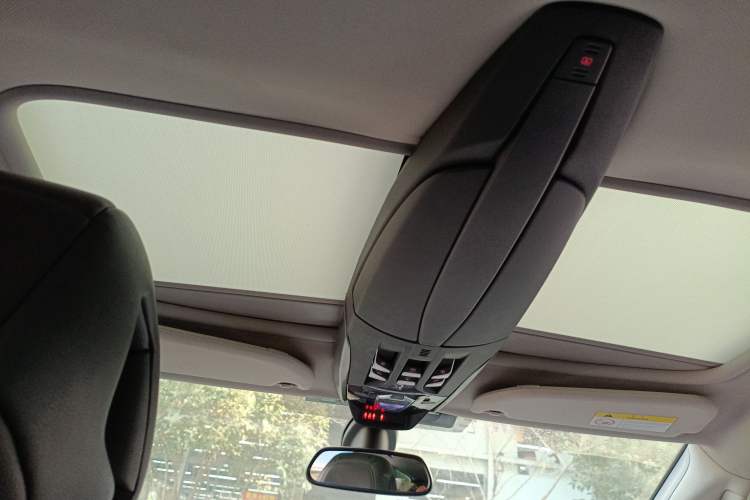 Used DS 5 2014 1.6T Luxury Edition THP160 Headliner