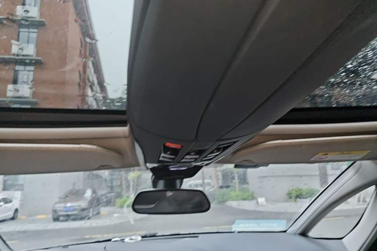 Used DS 5 2014 1.6T Luxury Edition THP160 Headliner